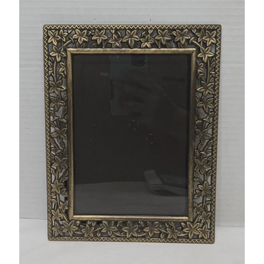 Vintage Ornate Gold Metal Picture Frame 5x7 Floral Filigree Hollywood Regency